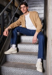 Куртка бомбер Куртка бомбер