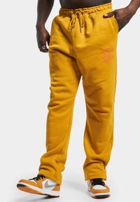 Спортивные штаны