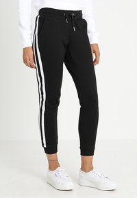 Спортивные штаны Спортивные штаны