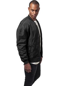 Куртка бомбер