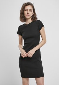 Платье футляр