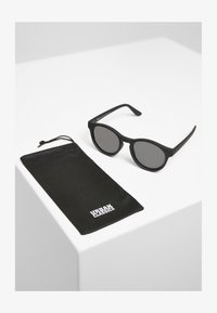 Солнечные очки