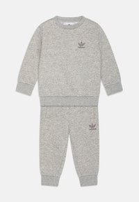 Набор одежды