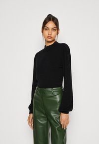 Пуловер Пуловер