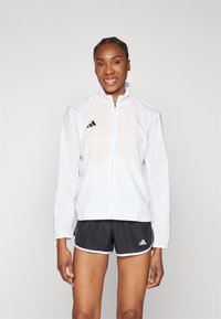 Спортивная куртка