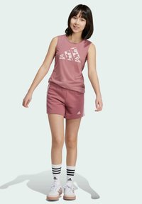 Шорты Шорты