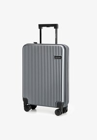 Чемодан на колесах