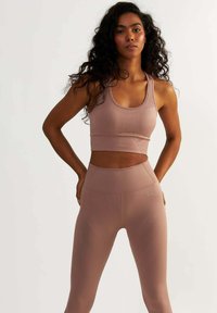 Бюстгальтер без косточек