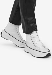 Высокие кеды Высокие кеды