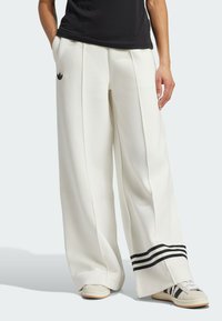 Спортивные штаны