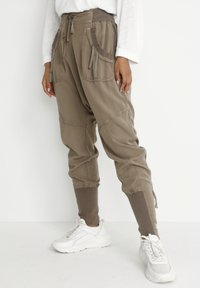 Широкие брюки