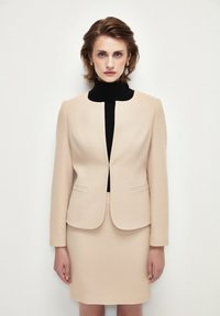 Блейзер Блейзер