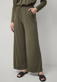 Широкие брюки