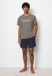 Пижама с шортами