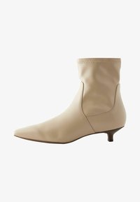 Широкие сапоги