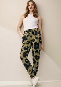 Спортивные штаны Спортивные штаны