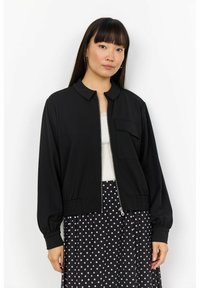 Куртка с накладнымит карманами