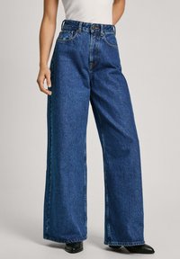 Широкие брюки