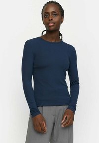 Лонгслив Лонгслив