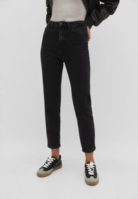 Узкие брюки