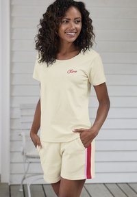 Футболка Футболка