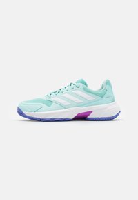 Теннисные кроссовки