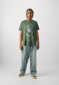 Футболка Футболка