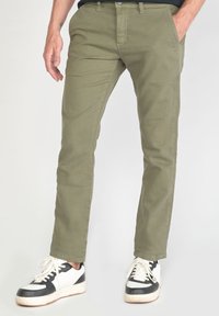 Вельветовые брюки Вельветовые брюки