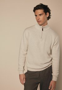 Пуловер Пуловер