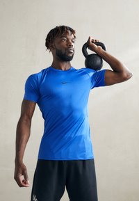 Спортивная майка