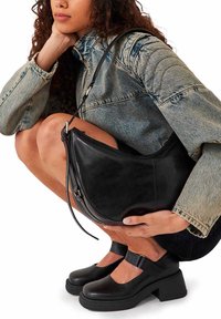 Кожаная сумка Кожаная сумка