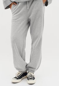 Спортивные штаны