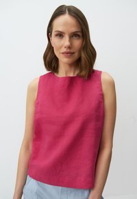 Блузка без рукавов Блузка без рукавов