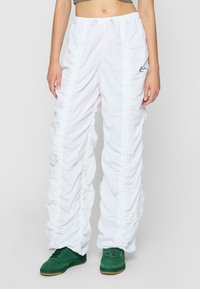 Прямые брюки Прямые брюки