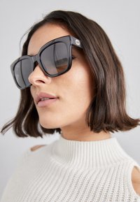 Солнечные очки