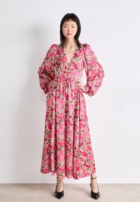 Летнее платье