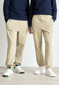 Спортивные штаны Спортивные штаны