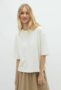 Майка с рукавом три четверти