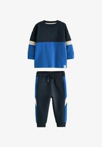 Набор одежды Набор одежды