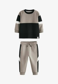 Набор одежды Набор одежды