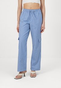 Свободные джинсы