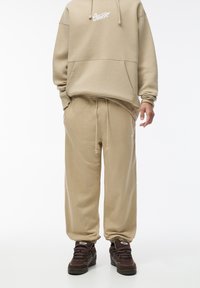 Спортивные штаны