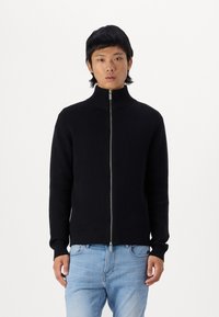 Вязаная кофта Вязаная кофта