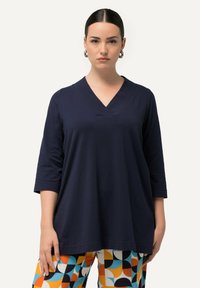 Длинная майка