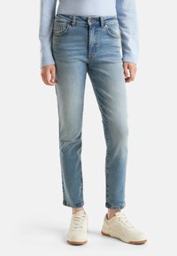 Джинсы Джинсы