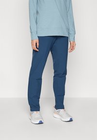 Спортивные штаны