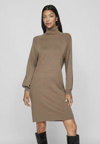 Вязаное платье