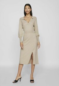 Вязаное платье