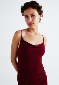 Платье Платье