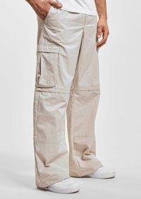 Брюки с накладными карманами Брюки с накладными карманами